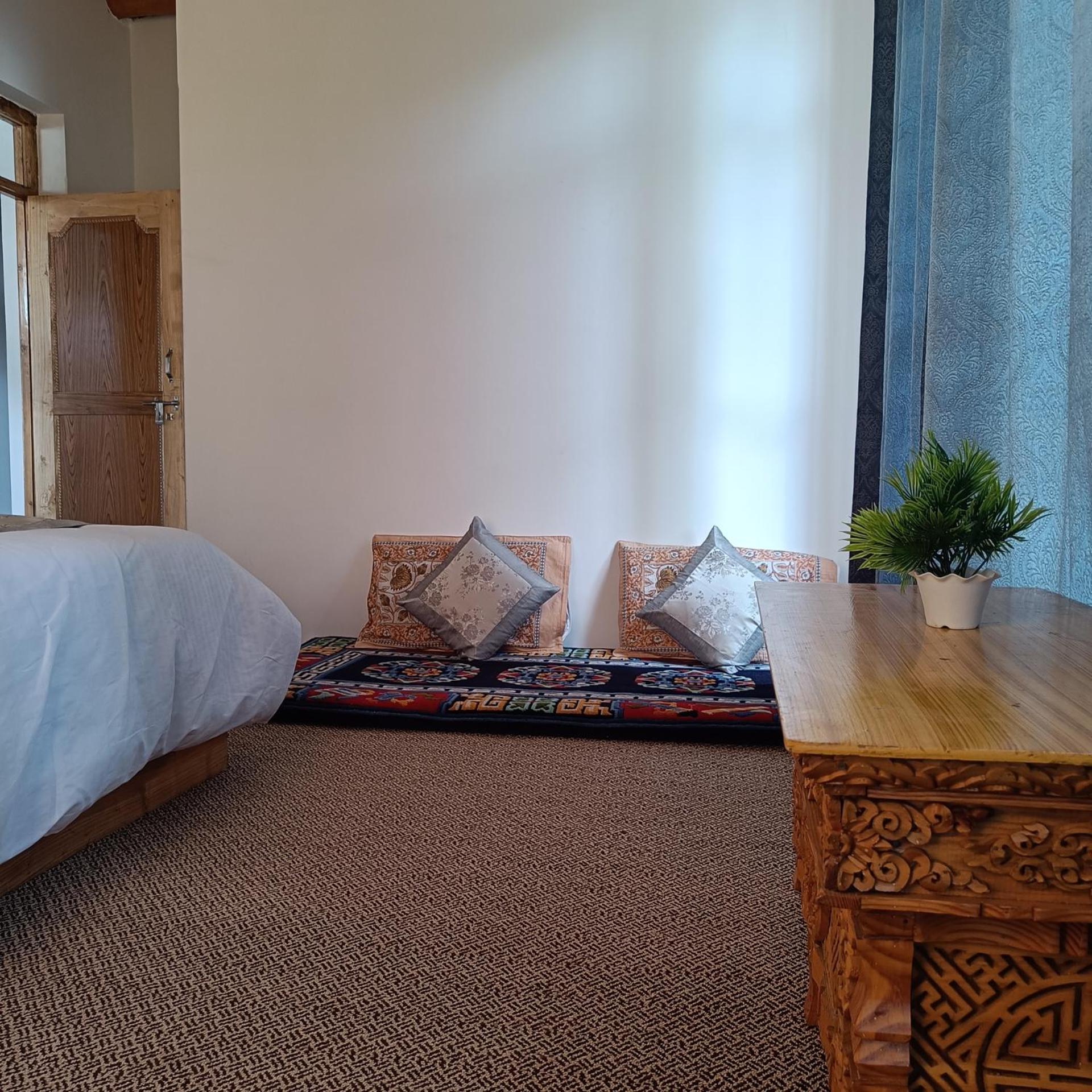Отель Traveller Nest Deskit Экстерьер фото