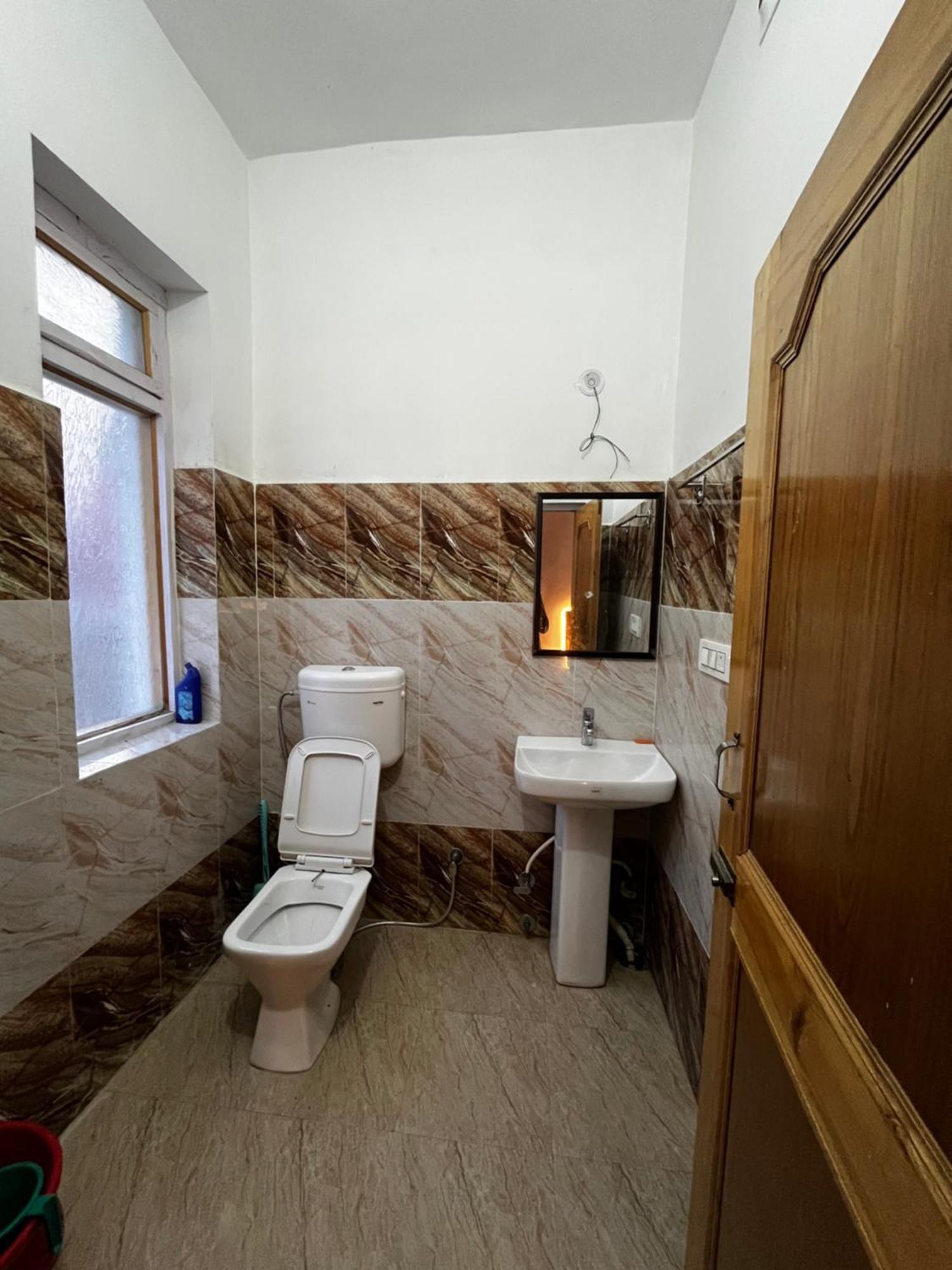 Отель Traveller Nest Deskit Экстерьер фото